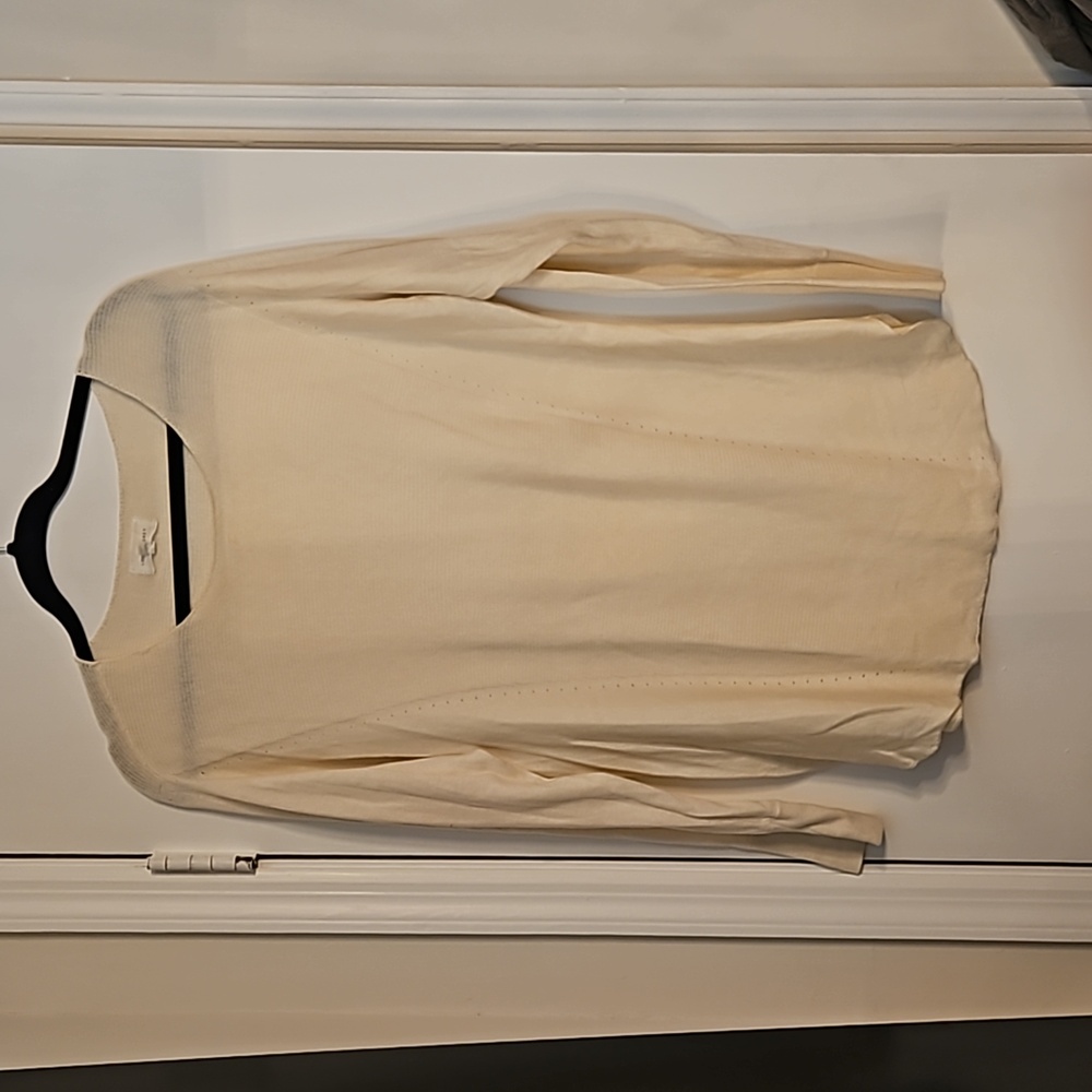 Lou & Gray thin off white soft sweater. No tags, but never worn.